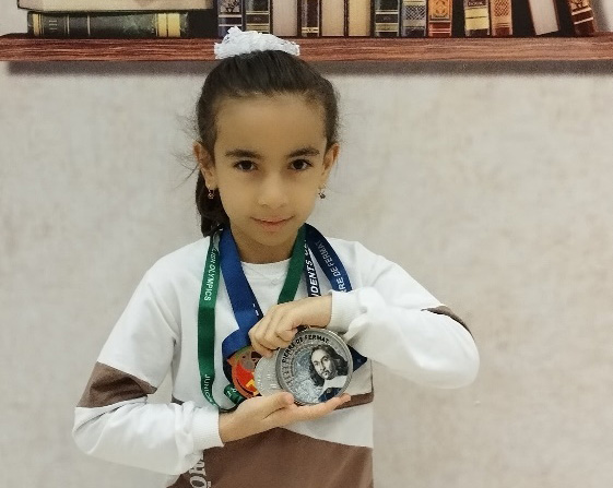 İnci Qasımlı Əhiman qızı 3 medal qazanaraq beynəlxalq olimpiadalarda Azərbaycanı təmsil edəcək