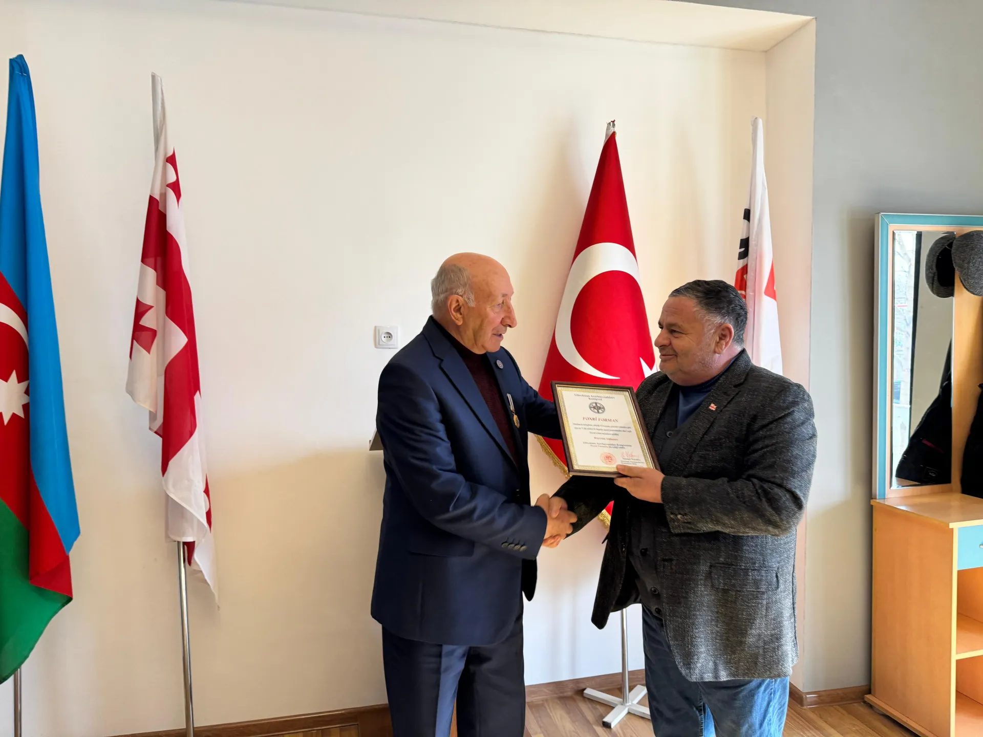 Bolnisinin Fəxri Vətəndaşı, “Şərəf” ordenli müəllim Bayram Abbasovun 75 illik yubileyi qeyd olunub